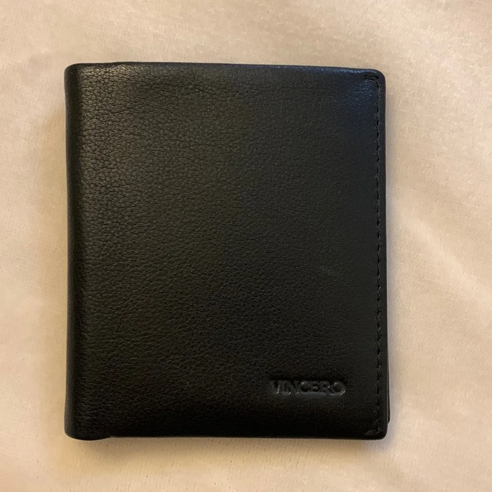 NWOT Vincero billfold wallet